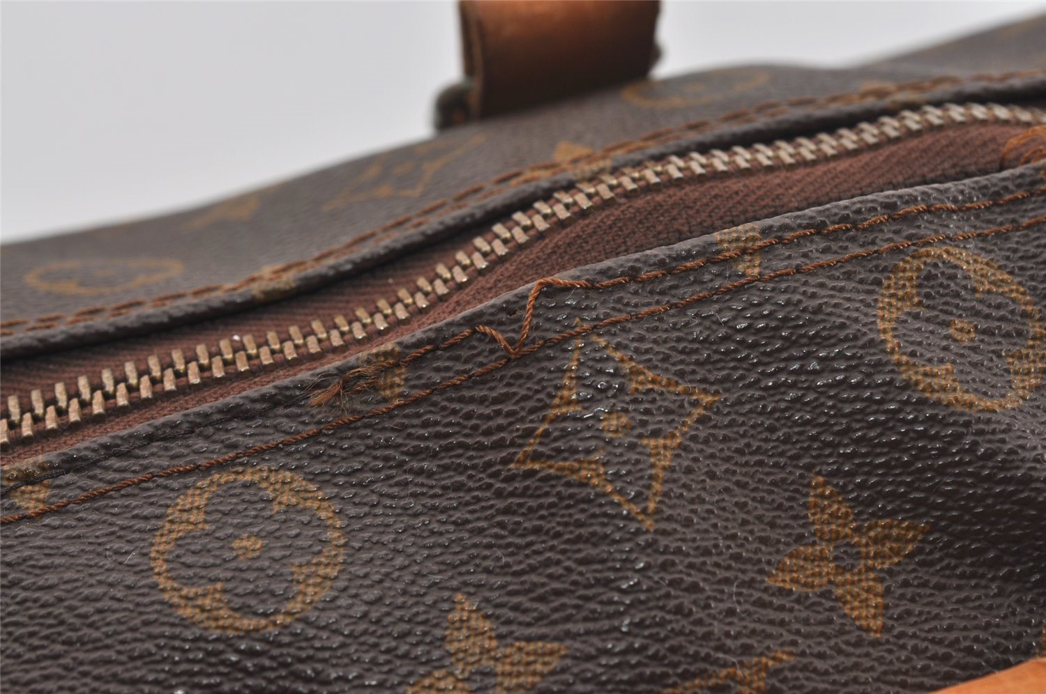 Authentic Louis Vuitton Monogram Keepall 45 Travel Boston Bag Old Model LV 2022I