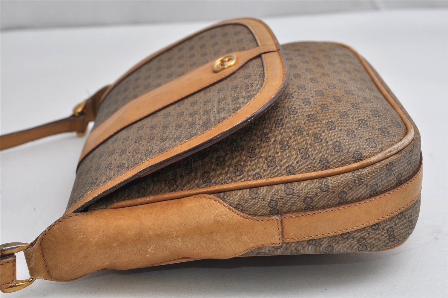 Authentic GUCCI Micro GG PVC Leather Shoulder Cross Body Bag Brown Junk 2026K
