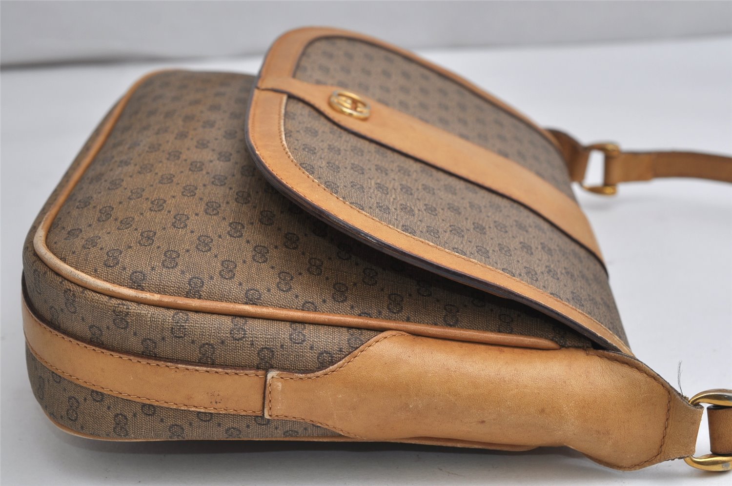 Authentic GUCCI Micro GG PVC Leather Shoulder Cross Body Bag Brown Junk 2026K