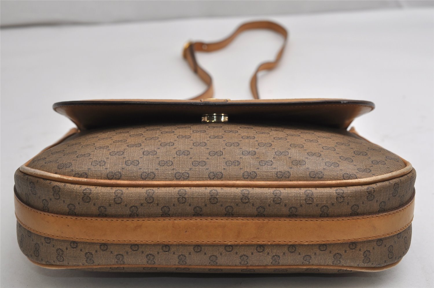 Authentic GUCCI Micro GG PVC Leather Shoulder Cross Body Bag Brown Junk 2026K