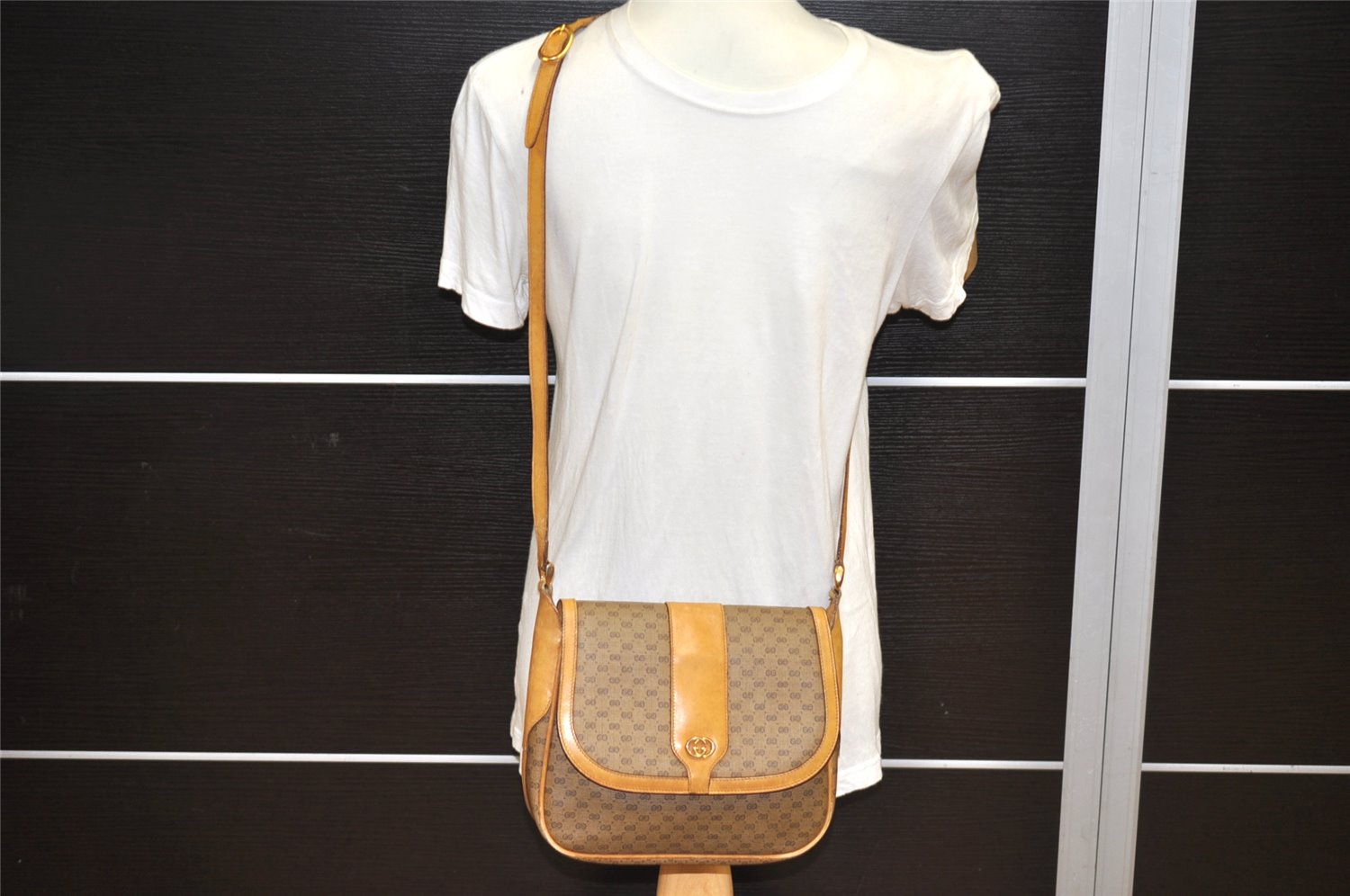Authentic GUCCI Micro GG PVC Leather Shoulder Cross Body Bag Brown Junk 2026K