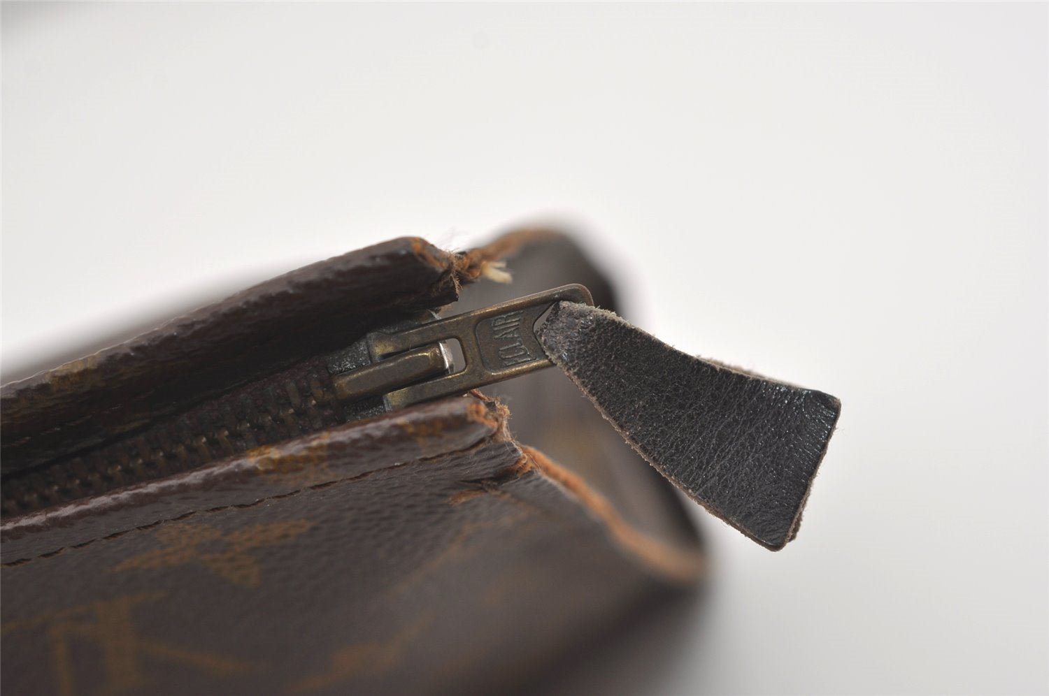 Auth Louis Vuitton Monogram Poche Toilette 26 Cosmetics Pouch Old Model LV 2034J