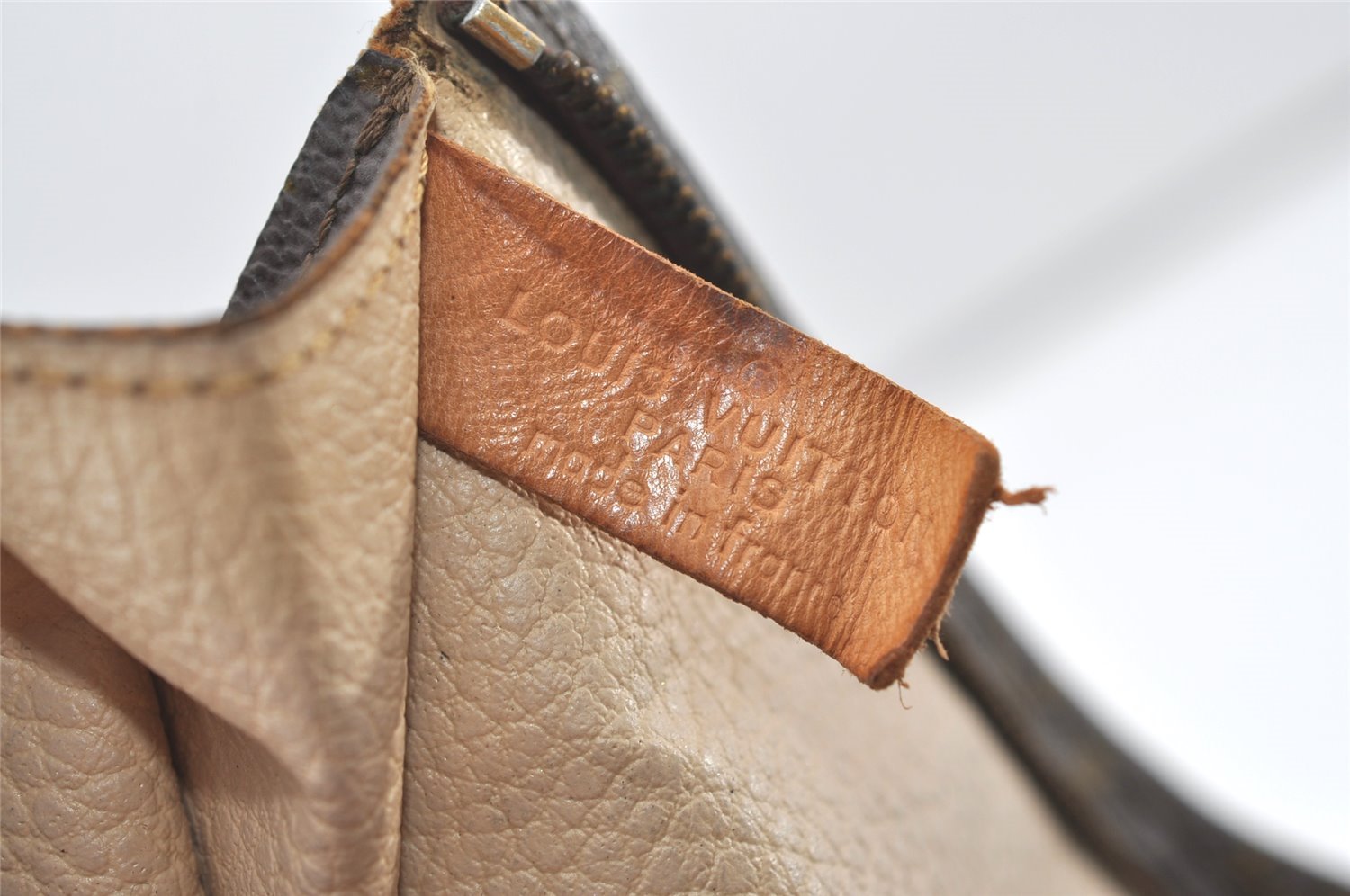 Auth Louis Vuitton Monogram Poche Toilette 26 Cosmetics Pouch Old Model LV 2034J