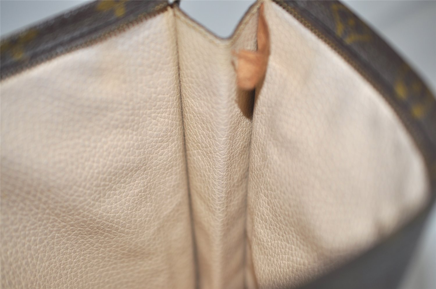 Auth Louis Vuitton Monogram Poche Toilette 26 Cosmetics Pouch Old Model LV 2034J