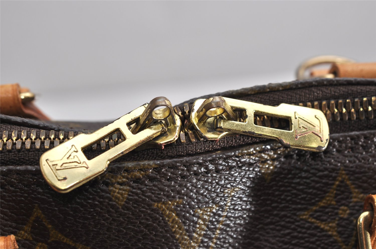 Authentic Louis Vuitton Monogram Alma Hand Bag Purse M51130 LV 2034K