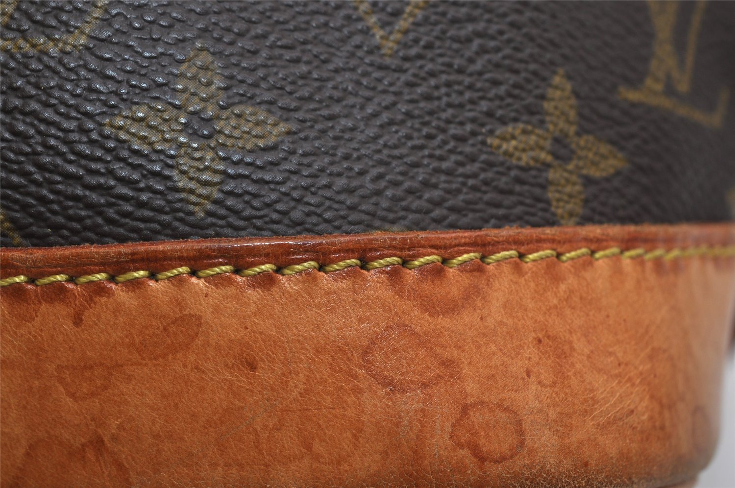 Authentic Louis Vuitton Monogram Alma Hand Bag Purse M51130 LV 2034K