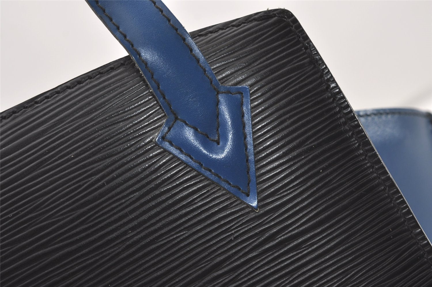 Authentic Louis Vuitton Epi Varenne Bi-color Hand Bag Black Blue M52385 LV 2038J
