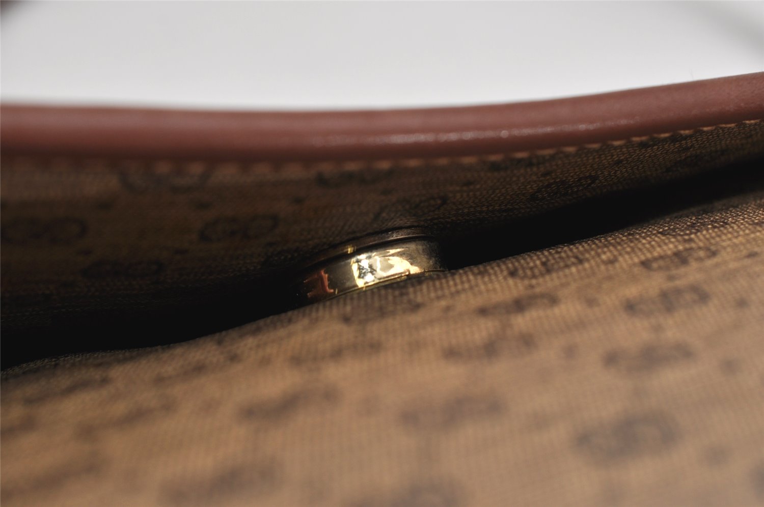 Authentic GUCCI Micro GG PVC Leather Shoulder Cross Body Bag Purse Brown 2038K