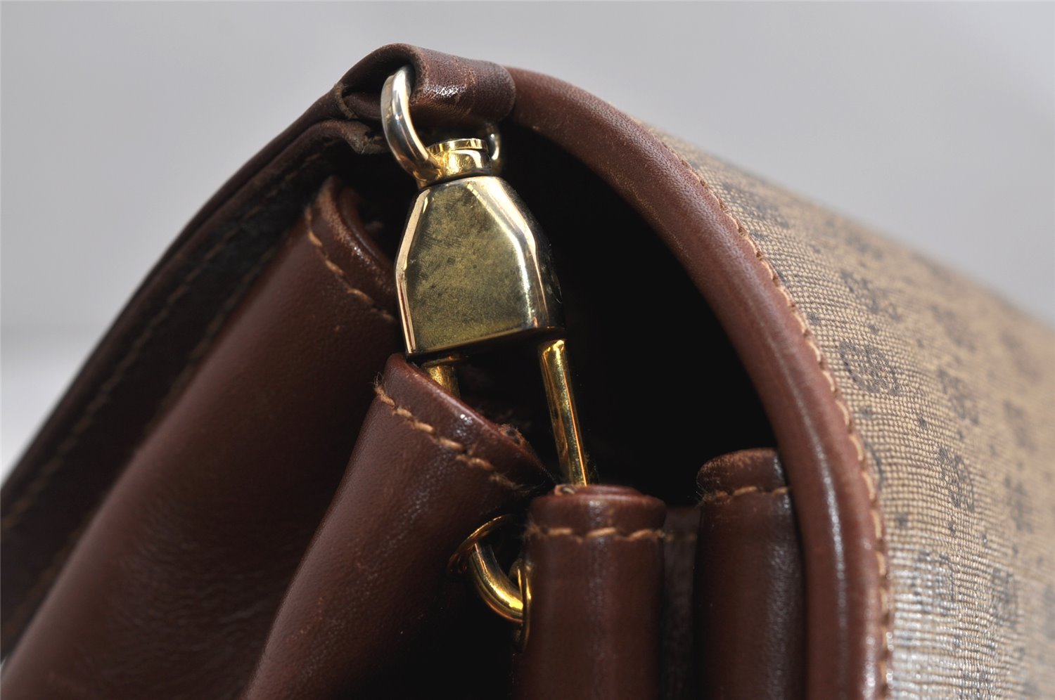 Authentic GUCCI Micro GG PVC Leather Shoulder Cross Body Bag Purse Brown 2038K