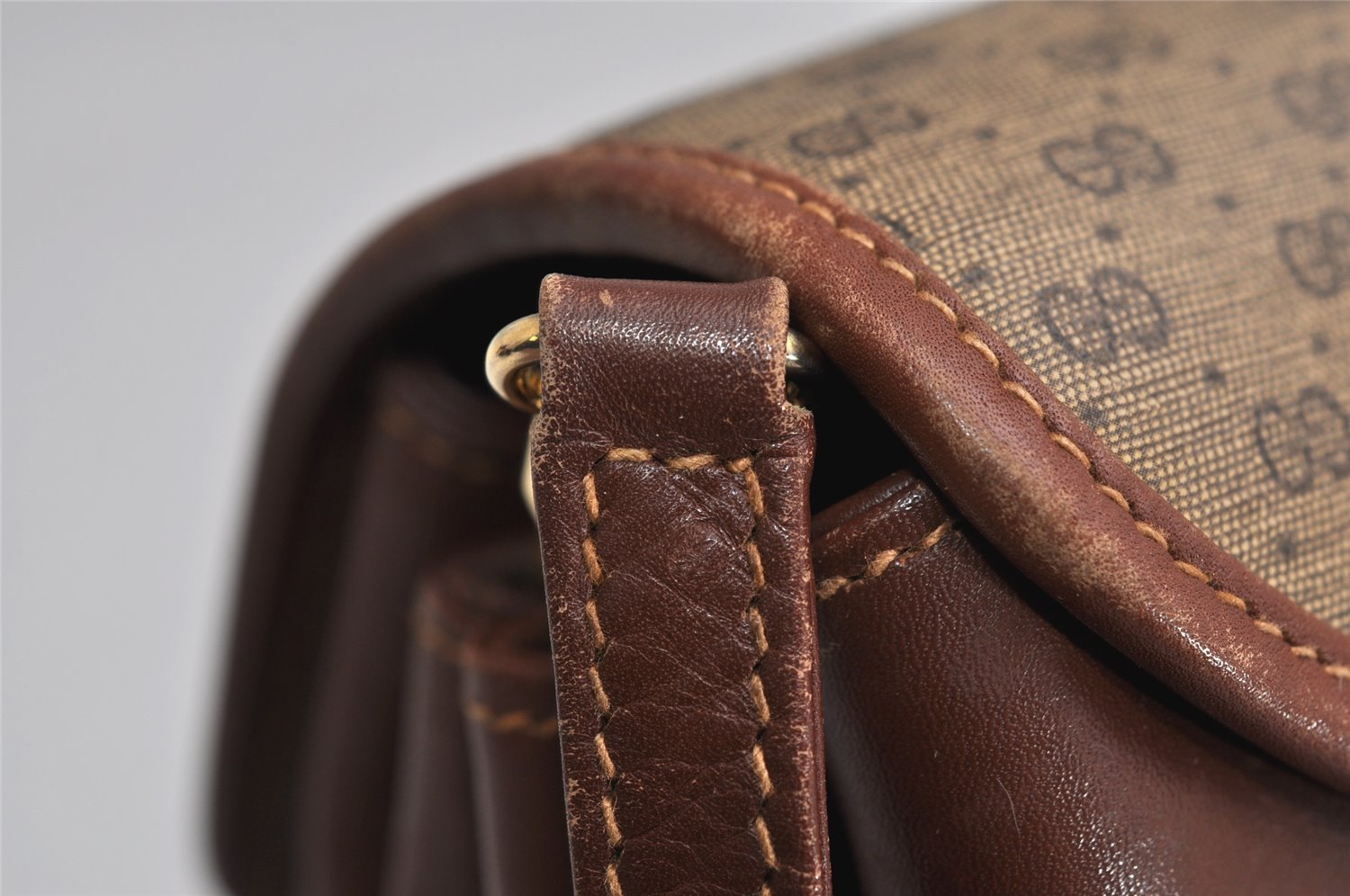 Authentic GUCCI Micro GG PVC Leather Shoulder Cross Body Bag Purse Brown 2038K