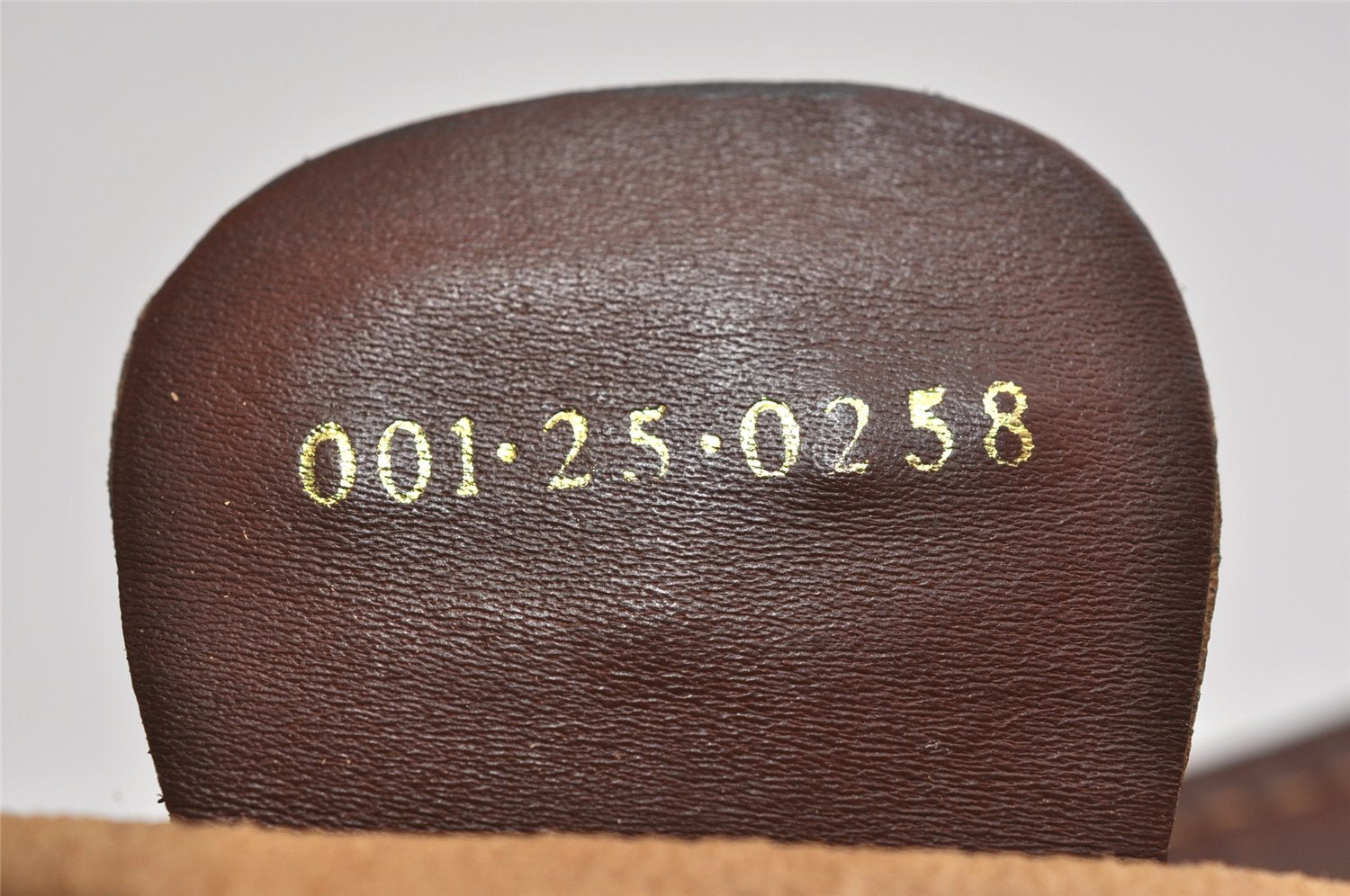 Authentic GUCCI Micro GG PVC Leather Shoulder Cross Body Bag Purse Brown 2038K