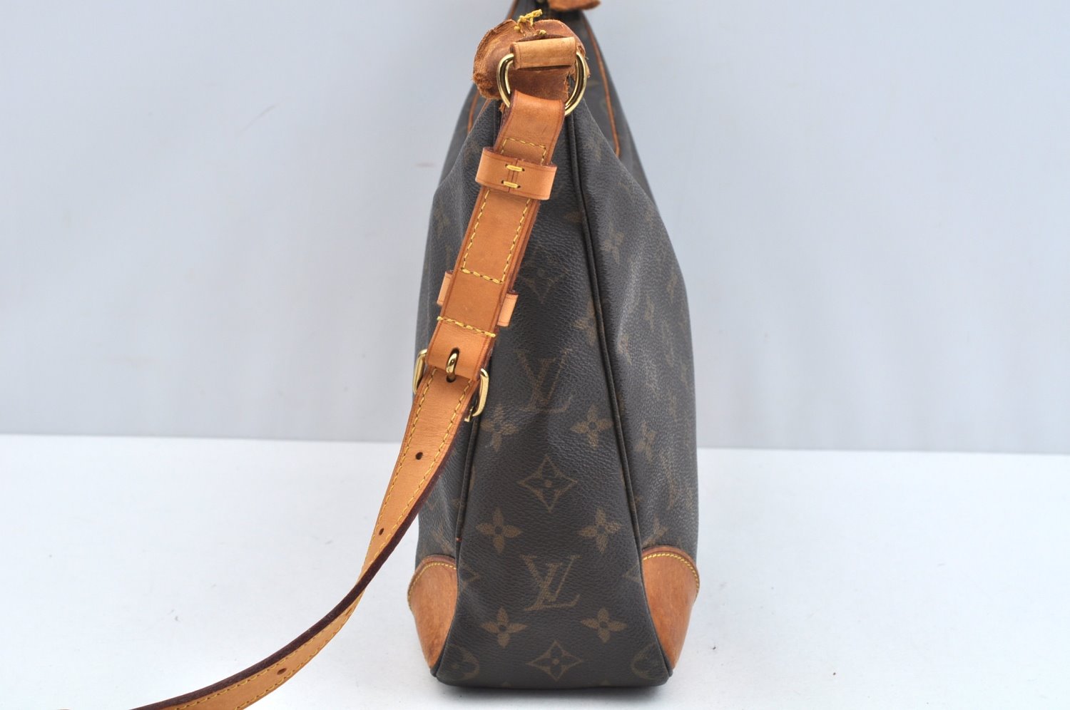 Authentic Louis Vuitton Monogram Boulogne 30 Shoulder Bag M52165 Junk 2039J