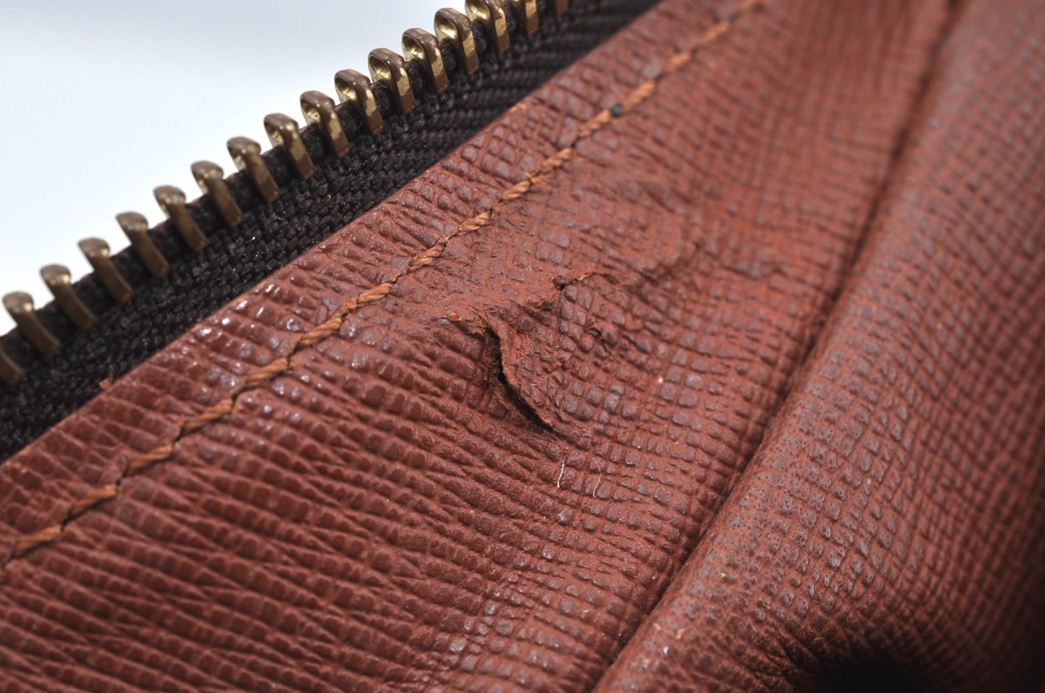 Authentic Louis Vuitton Monogram Boulogne 30 Shoulder Bag M52165 Junk 2039J