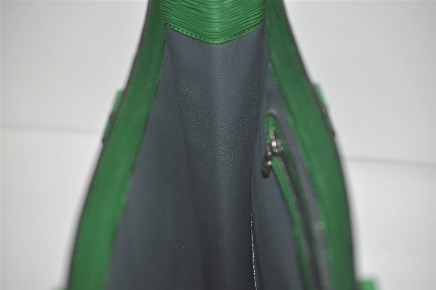 Authentic Louis Vuitton Epi Leather Sac Plat Hand Bag M52074 Green LV 2040J