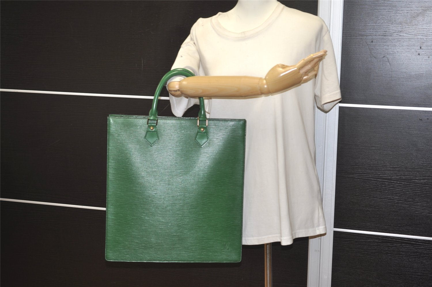 Authentic Louis Vuitton Epi Leather Sac Plat Hand Bag M52074 Green LV 2040J
