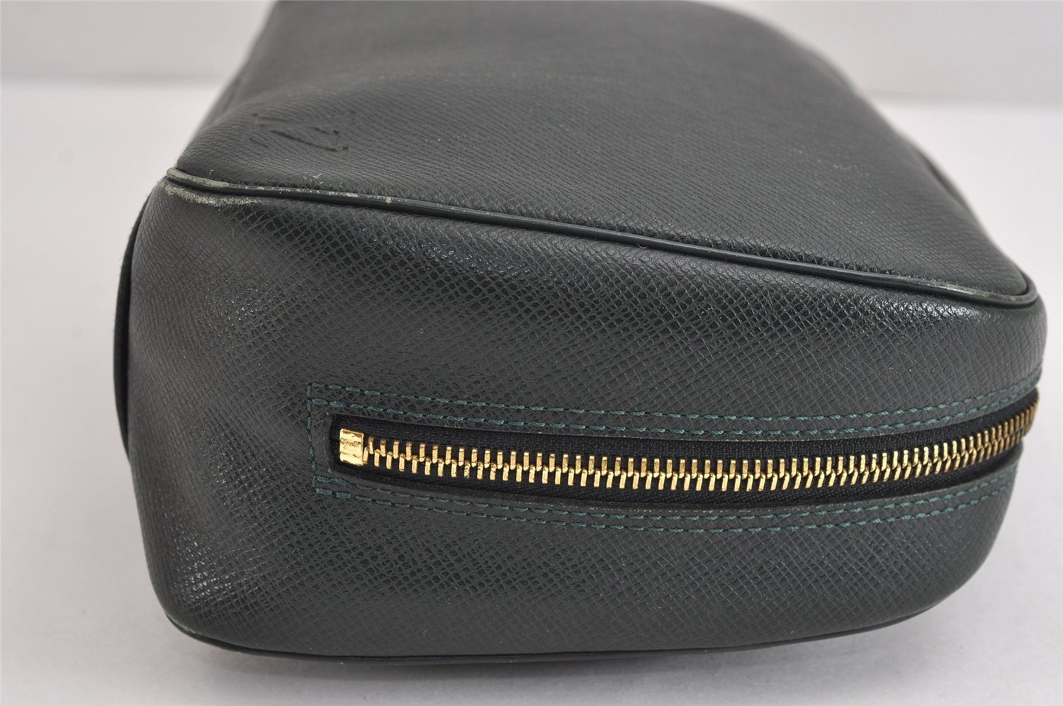 Auth Louis Vuitton Taiga Trousse Toilette GM Clutch Bag Green M30214 Junk 2043J