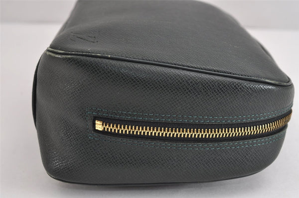 Auth Louis Vuitton Taiga Trousse Toilette GM Clutch Bag Green M30214 Junk 2043J
