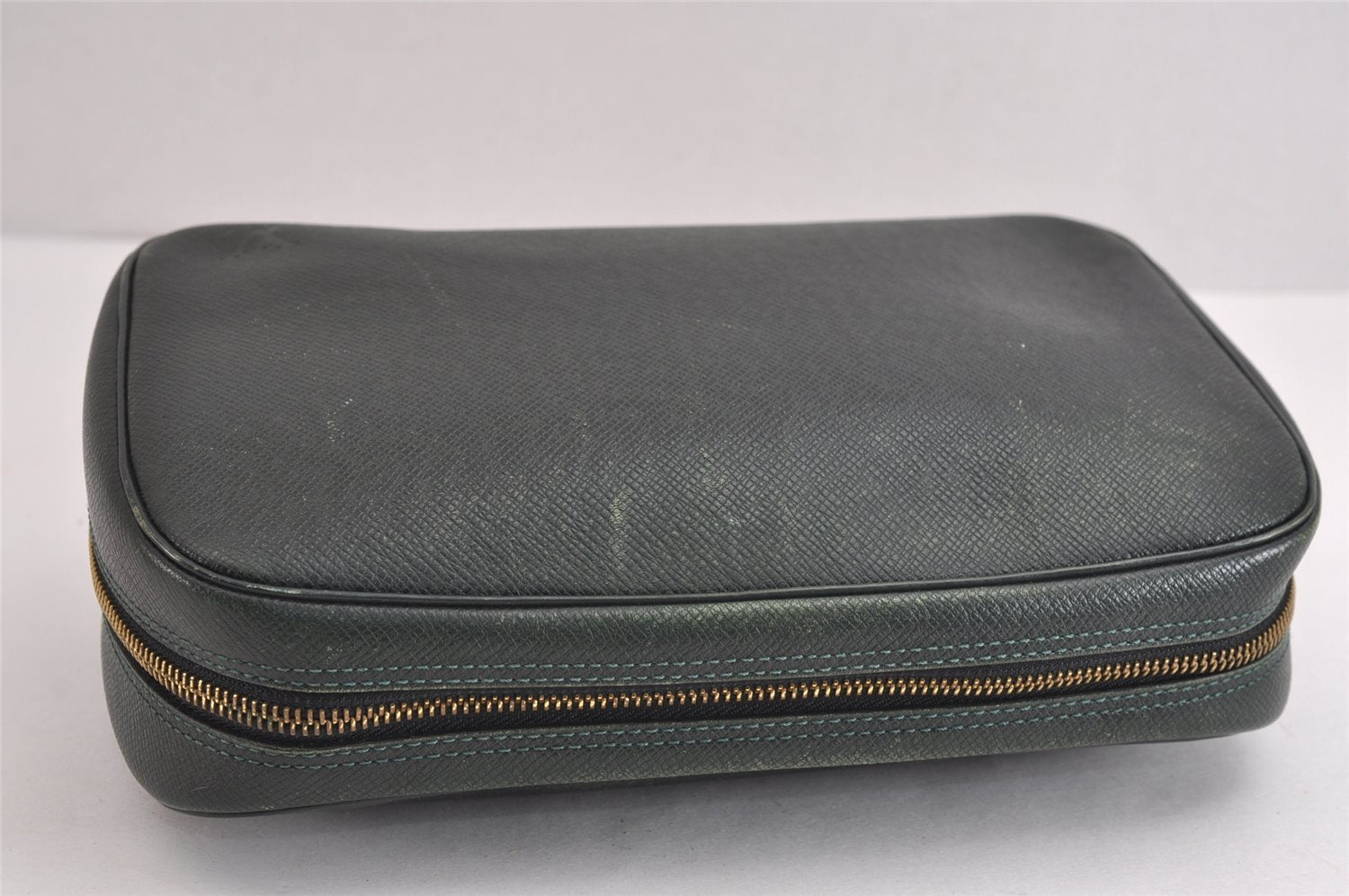 Auth Louis Vuitton Taiga Trousse Toilette GM Clutch Bag Green M30214 Junk 2043J