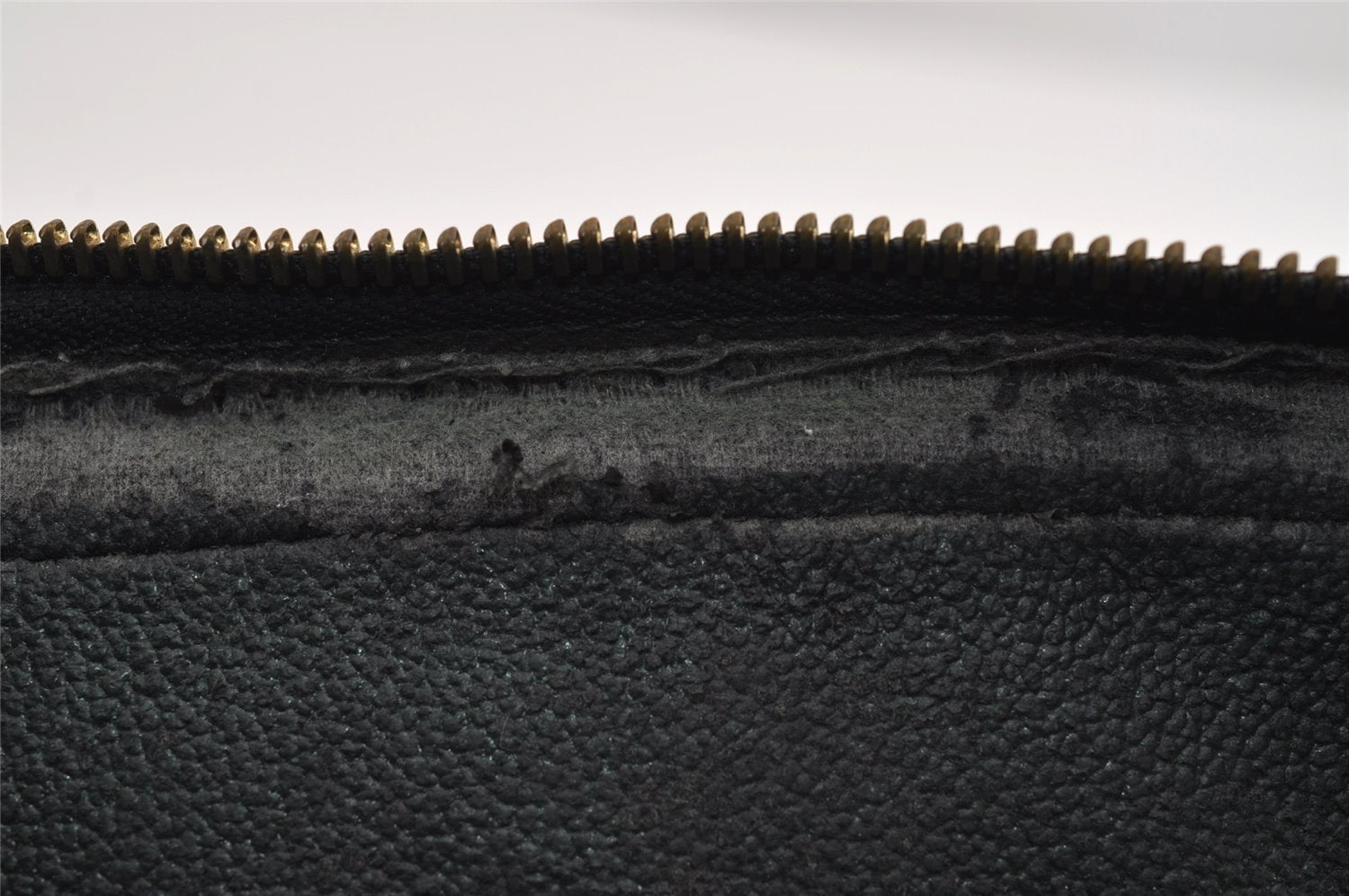 Auth Louis Vuitton Taiga Trousse Toilette GM Clutch Bag Green M30214 Junk 2043J