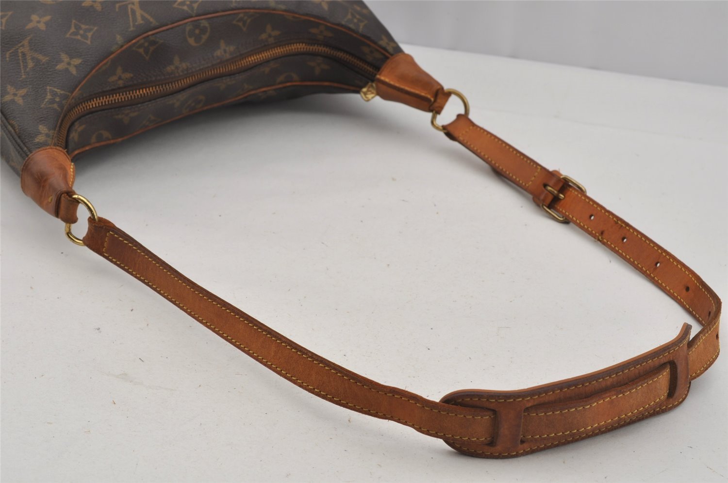 Authentic Louis Vuitton Monogram Boulogne 30 Shoulder Cross Bag M52165 LV 2044J