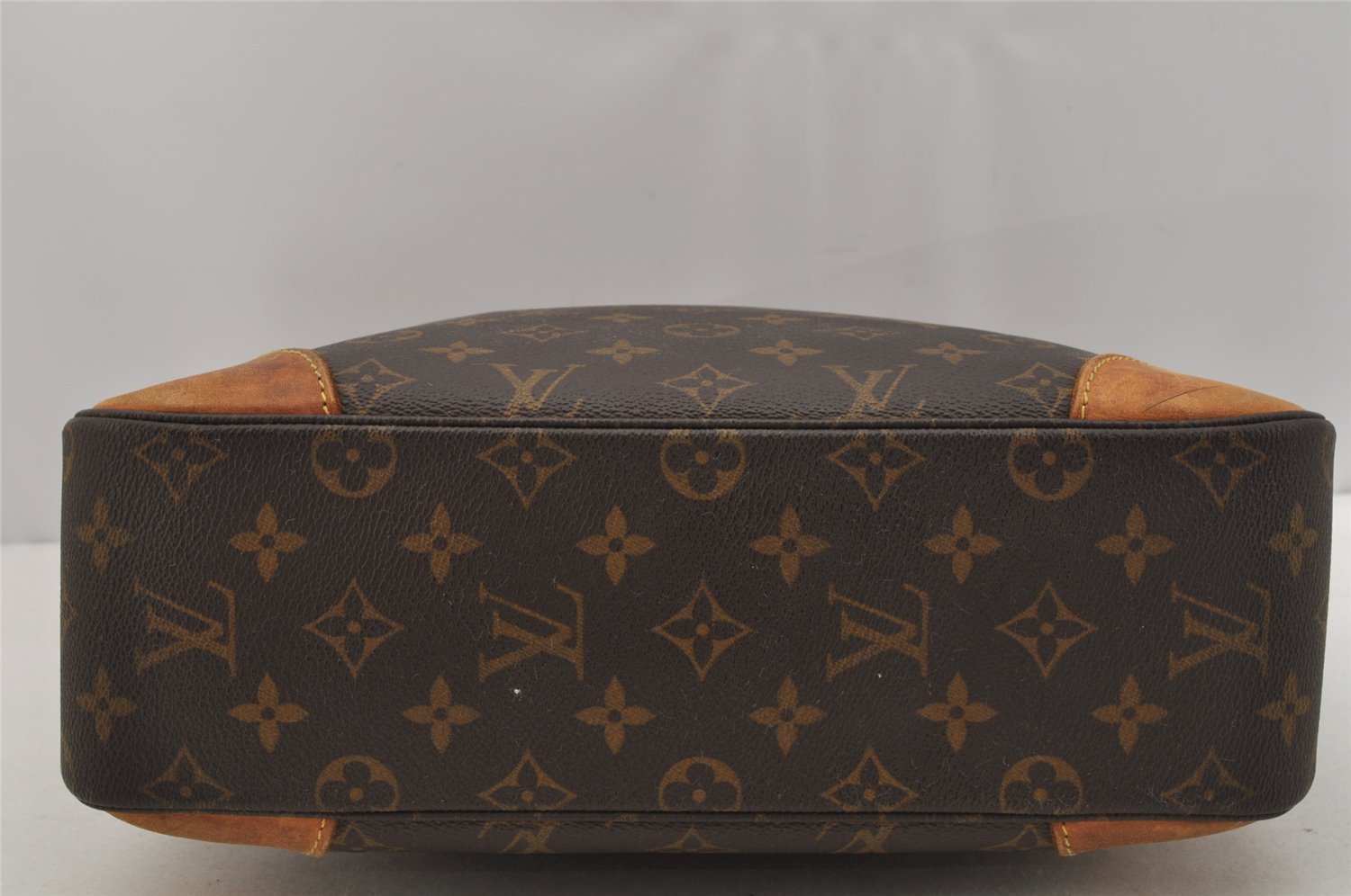 Authentic Louis Vuitton Monogram Boulogne 30 Shoulder Cross Bag M52165 LV 2044J