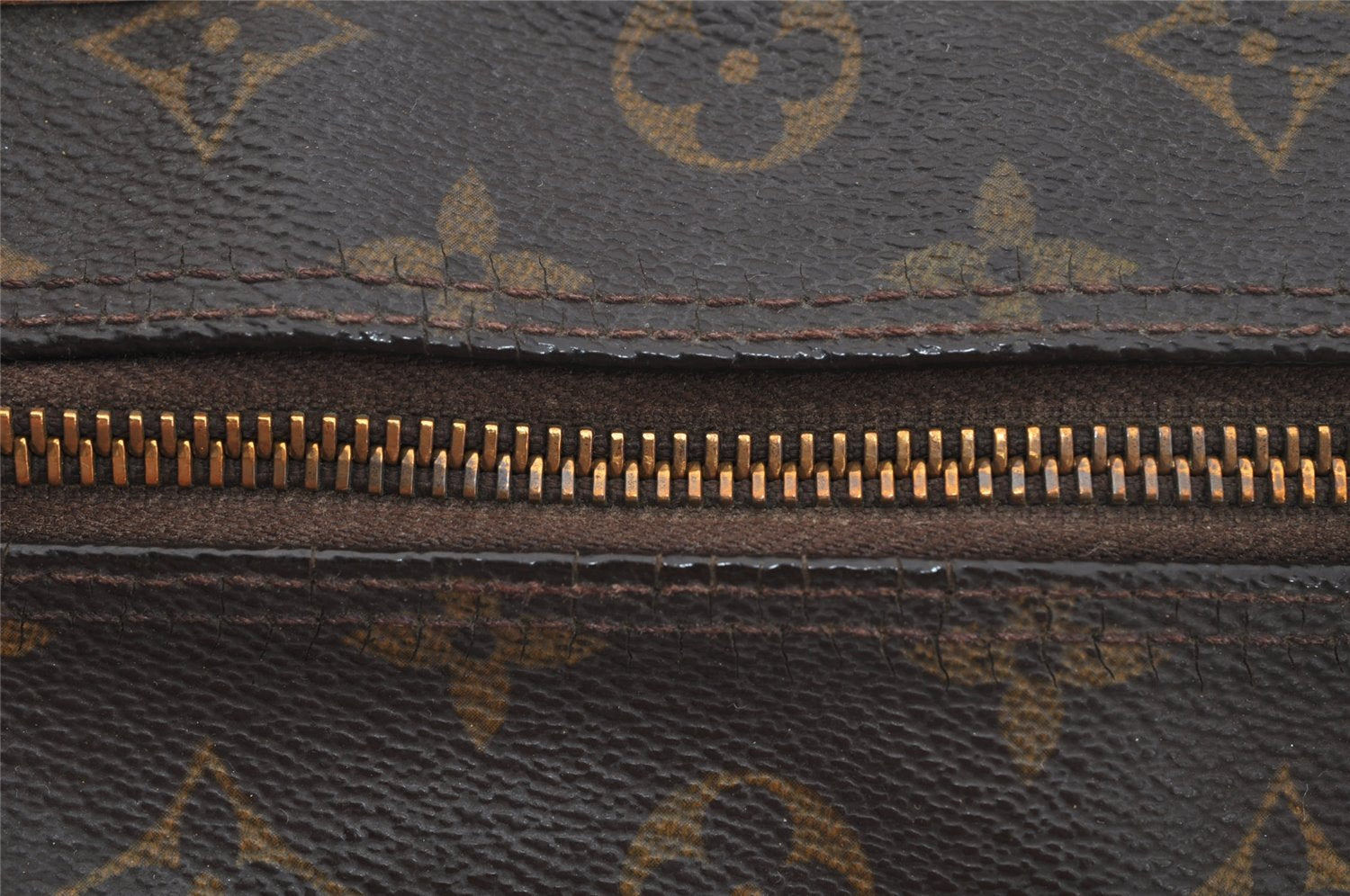 Authentic Louis Vuitton Monogram Boulogne 30 Shoulder Cross Bag M52165 LV 2044J