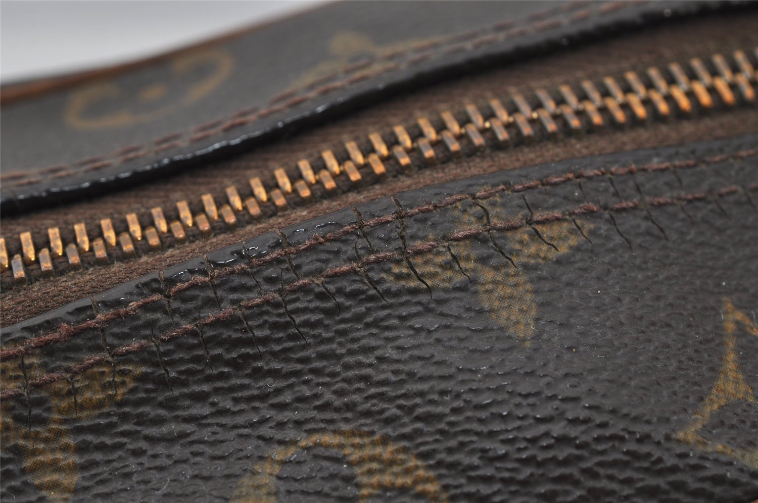 Authentic Louis Vuitton Monogram Boulogne 30 Shoulder Cross Bag M52165 LV 2044J