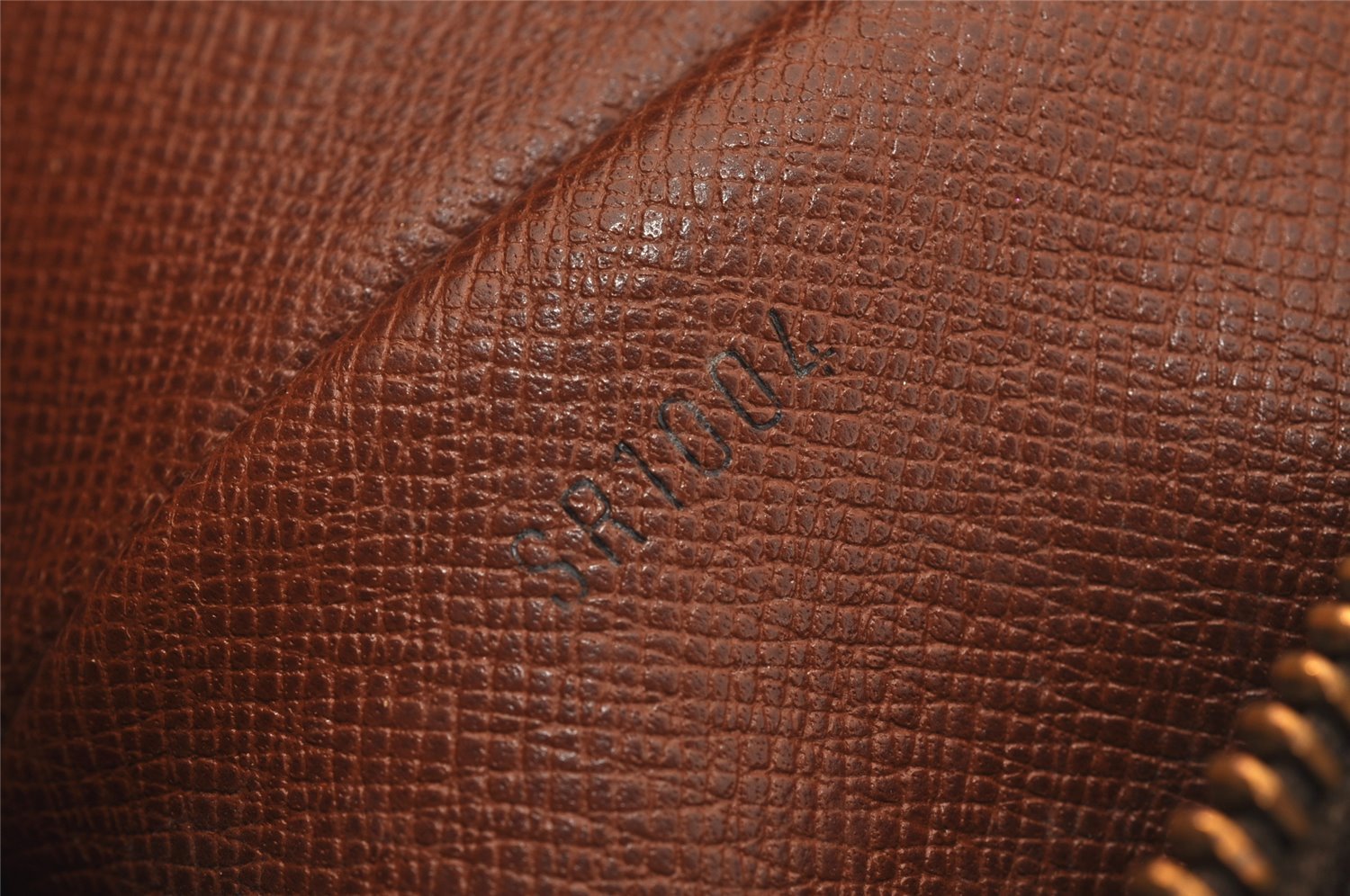 Authentic Louis Vuitton Monogram Boulogne 30 Shoulder Cross Bag M52165 LV 2044J