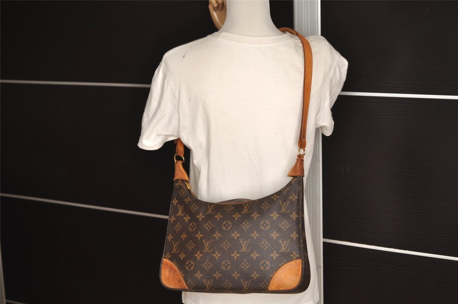 Authentic Louis Vuitton Monogram Boulogne 30 Shoulder Cross Bag M52165 LV 2044J