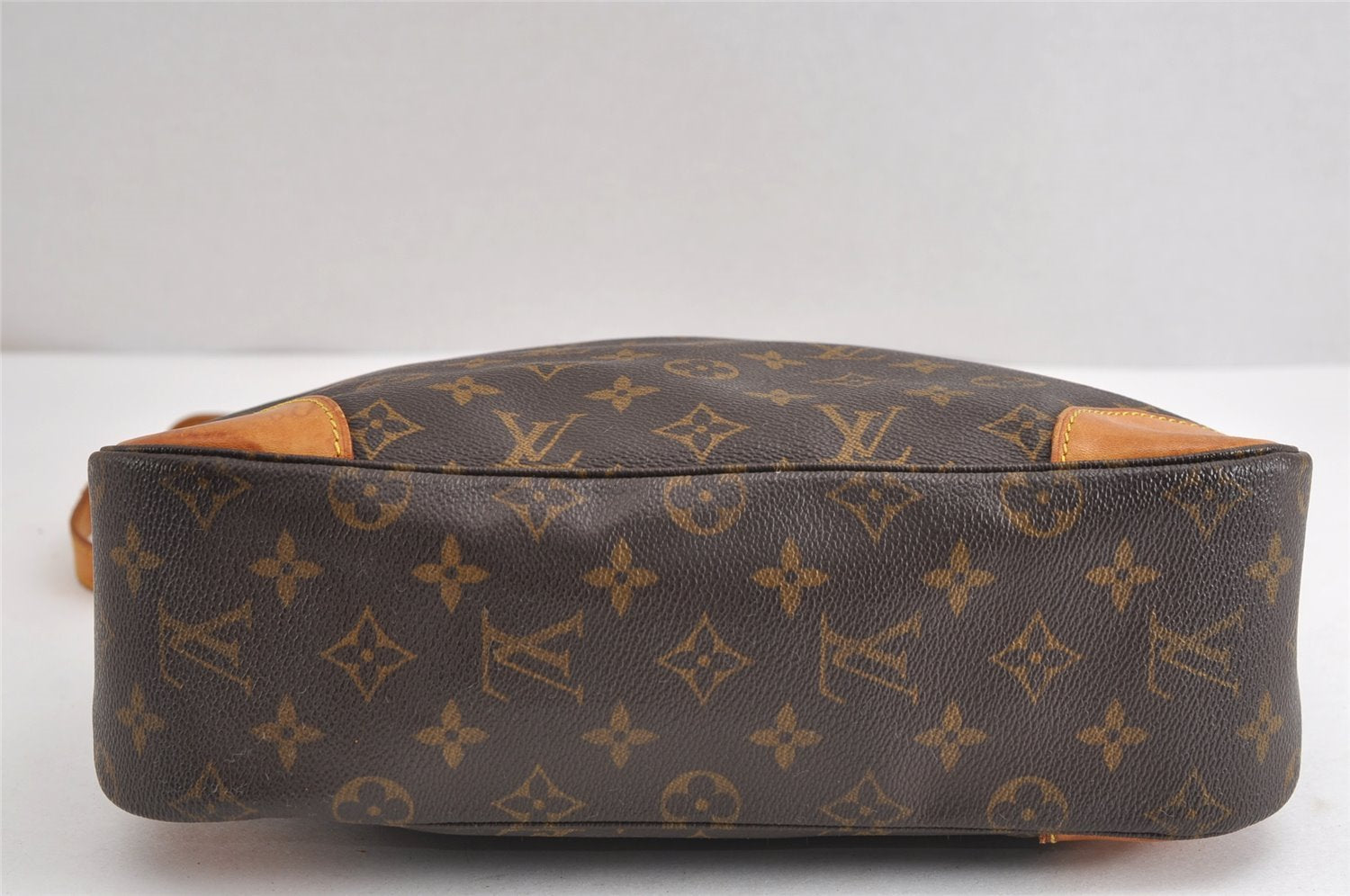 Authentic Louis Vuitton Monogram Boulogne 30 Shoulder Cross Bag M52165 LV 2045J