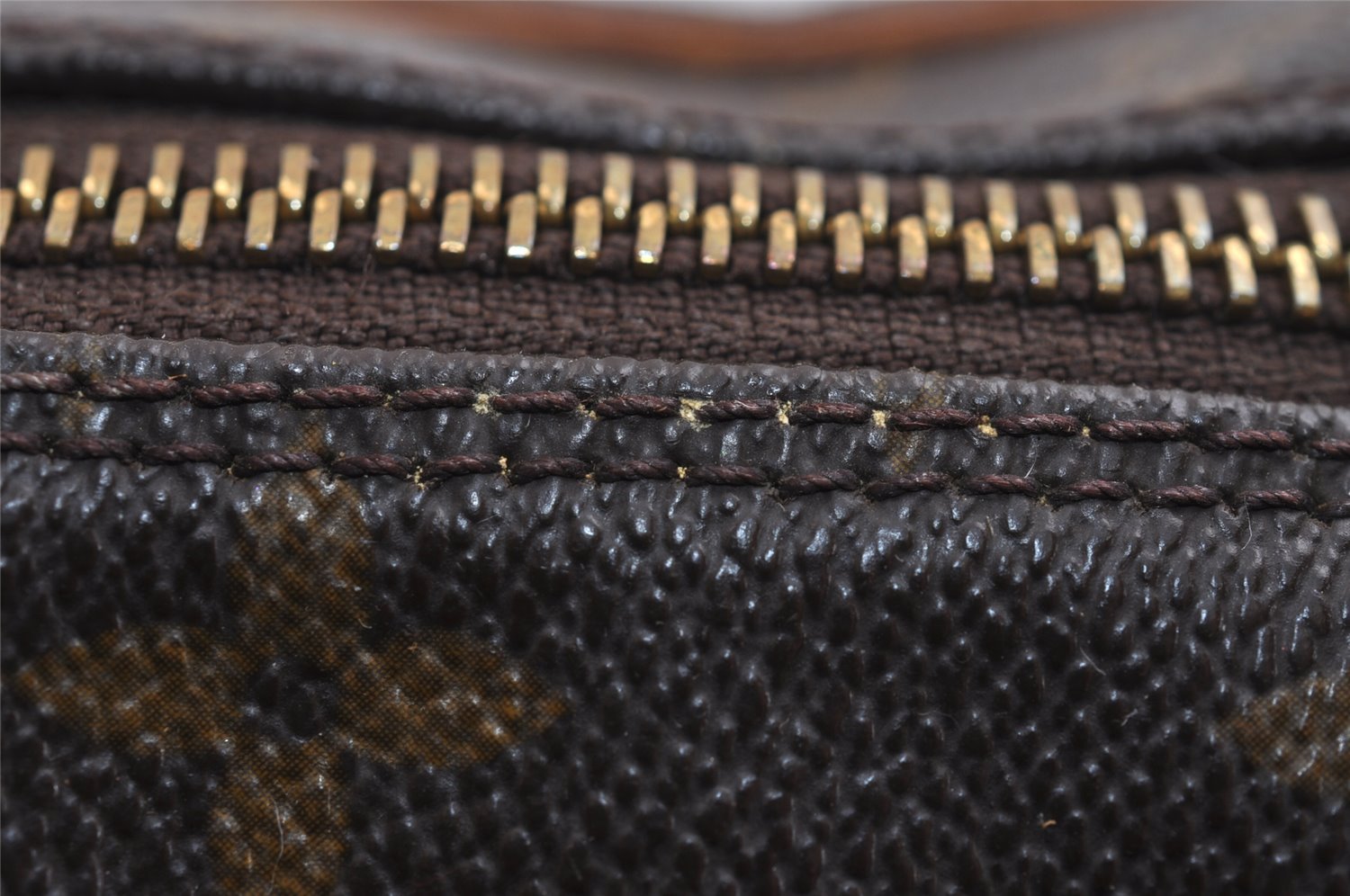 Authentic Louis Vuitton Monogram Boulogne 30 Shoulder Cross Bag M52165 LV 2045J