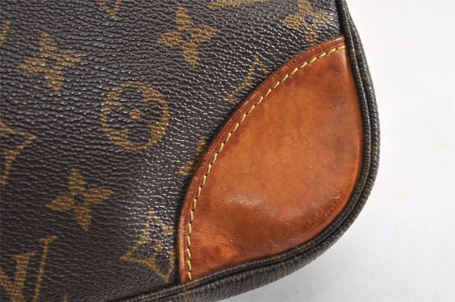 Authentic Louis Vuitton Monogram Boulogne 30 Shoulder Cross Bag M52165 LV 2045J