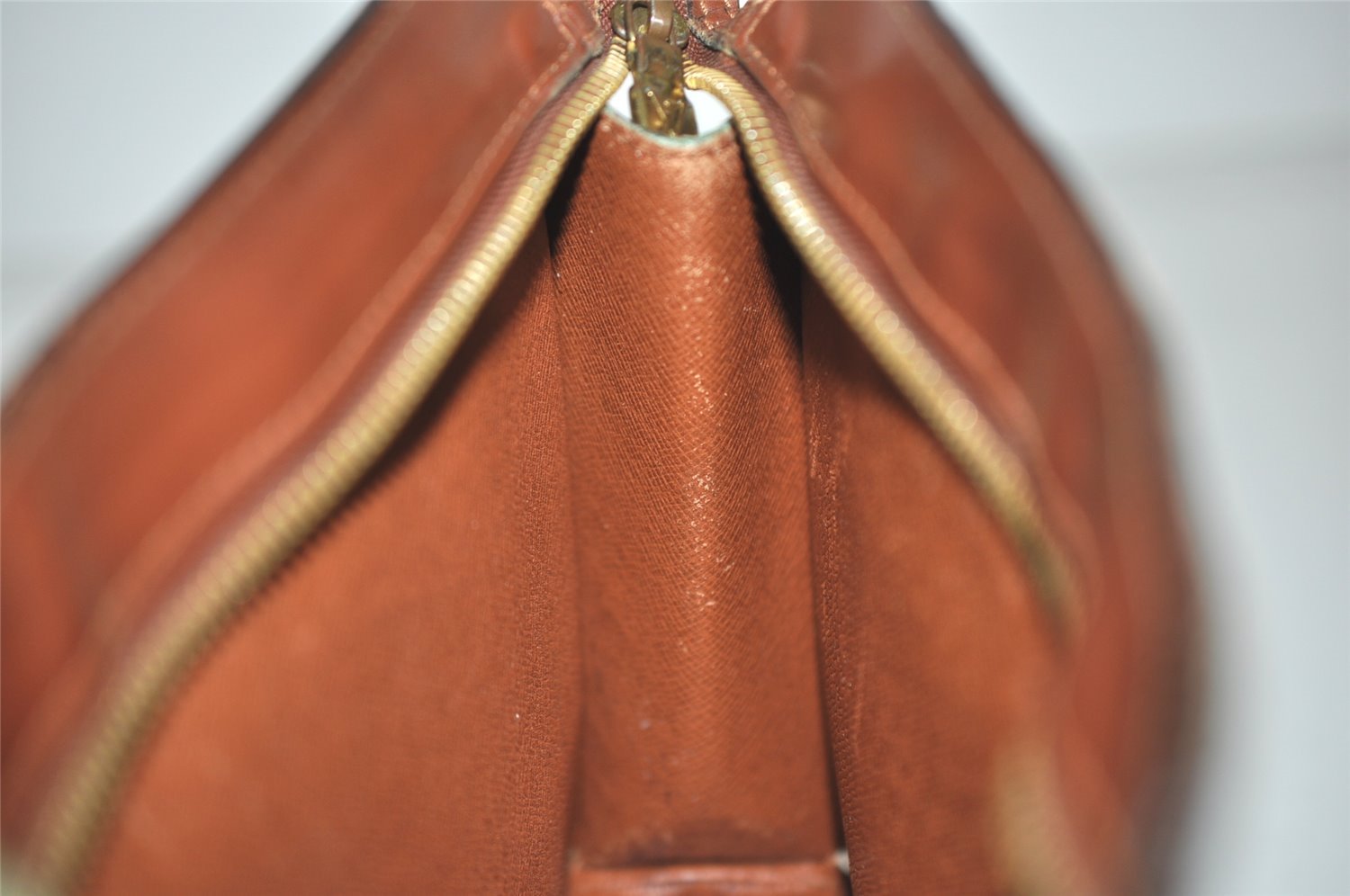 Authentic Louis Vuitton Monogram Pochette Homme Clutch Hand Bag M51795 LV 2049J