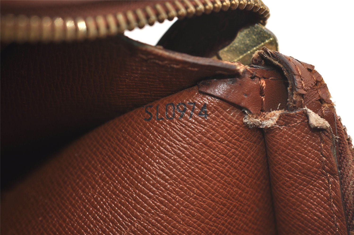 Authentic Louis Vuitton Monogram Pochette Homme Clutch Hand Bag M51795 LV 2049J