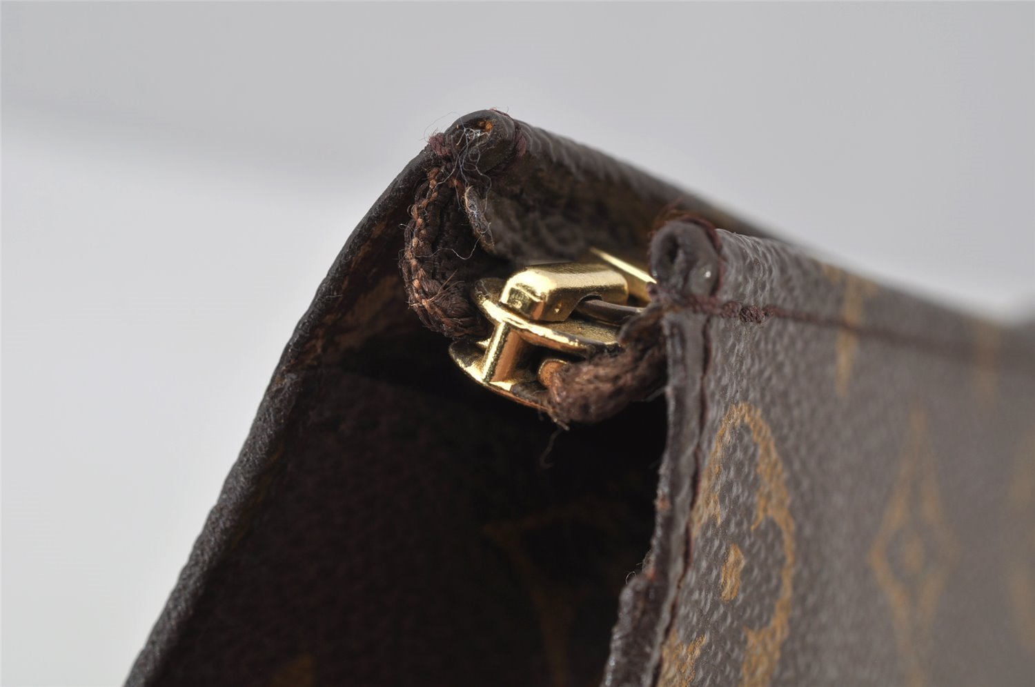 Authentic Louis Vuitton Monogram Poche Toilette 26 M47542 Cosmetics Pouch 2051J