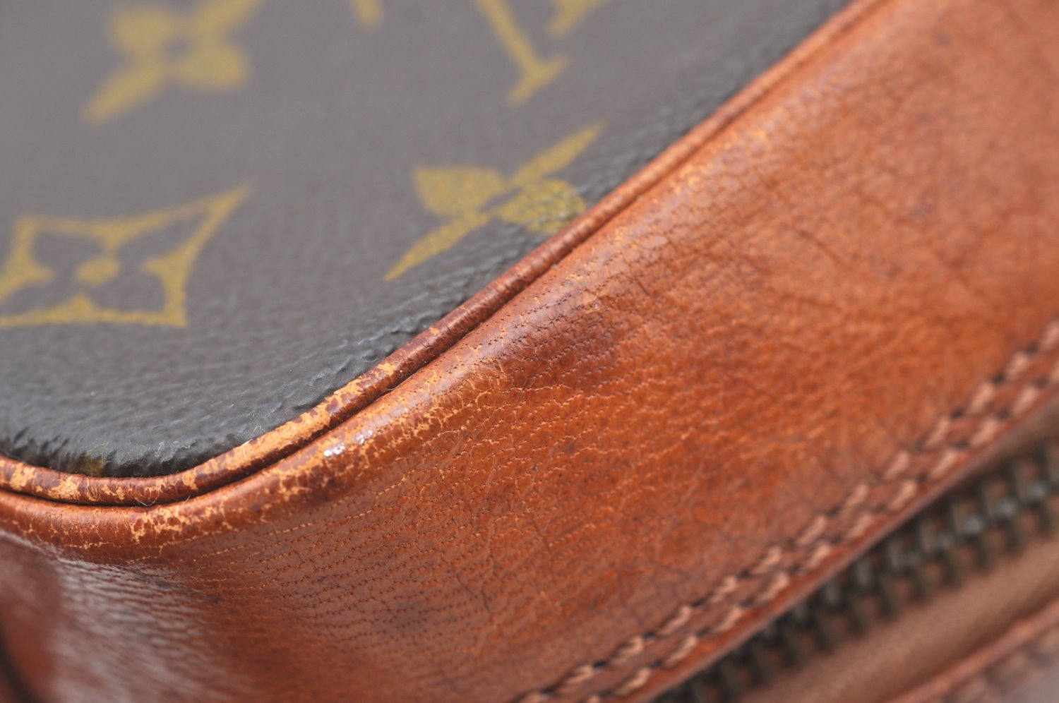 Authentic Louis Vuitton Monogram Sac Bandouliere 35 Shoulder Bag Old Model 2053J