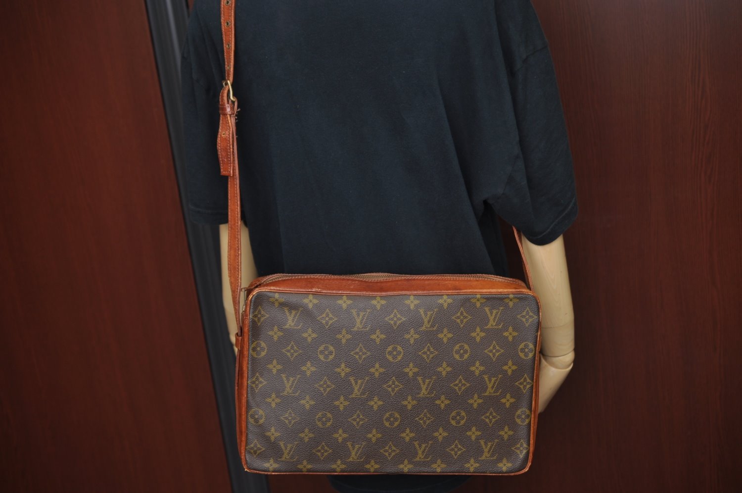 Authentic Louis Vuitton Monogram Sac Bandouliere 35 Shoulder Bag Old Model 2053J