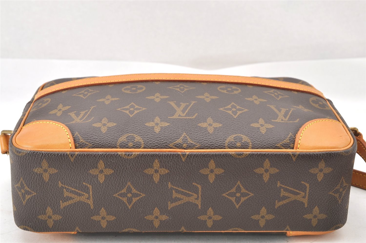 Authentic Louis Vuitton Monogram Trocadero 27 Shoulder Cross Bag M51274 LV 2054J