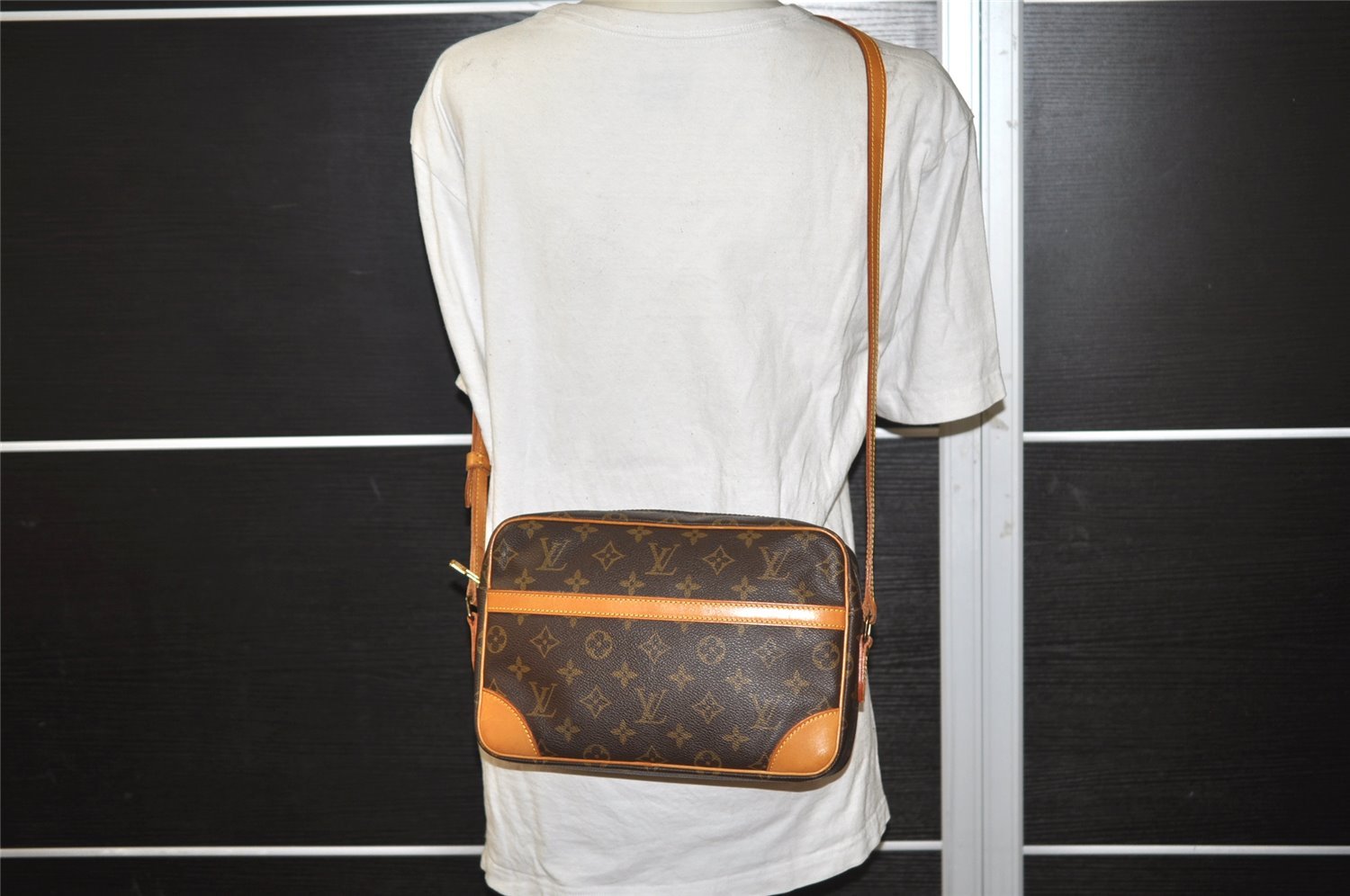 Authentic Louis Vuitton Monogram Trocadero 27 Shoulder Cross Bag M51274 LV 2054J