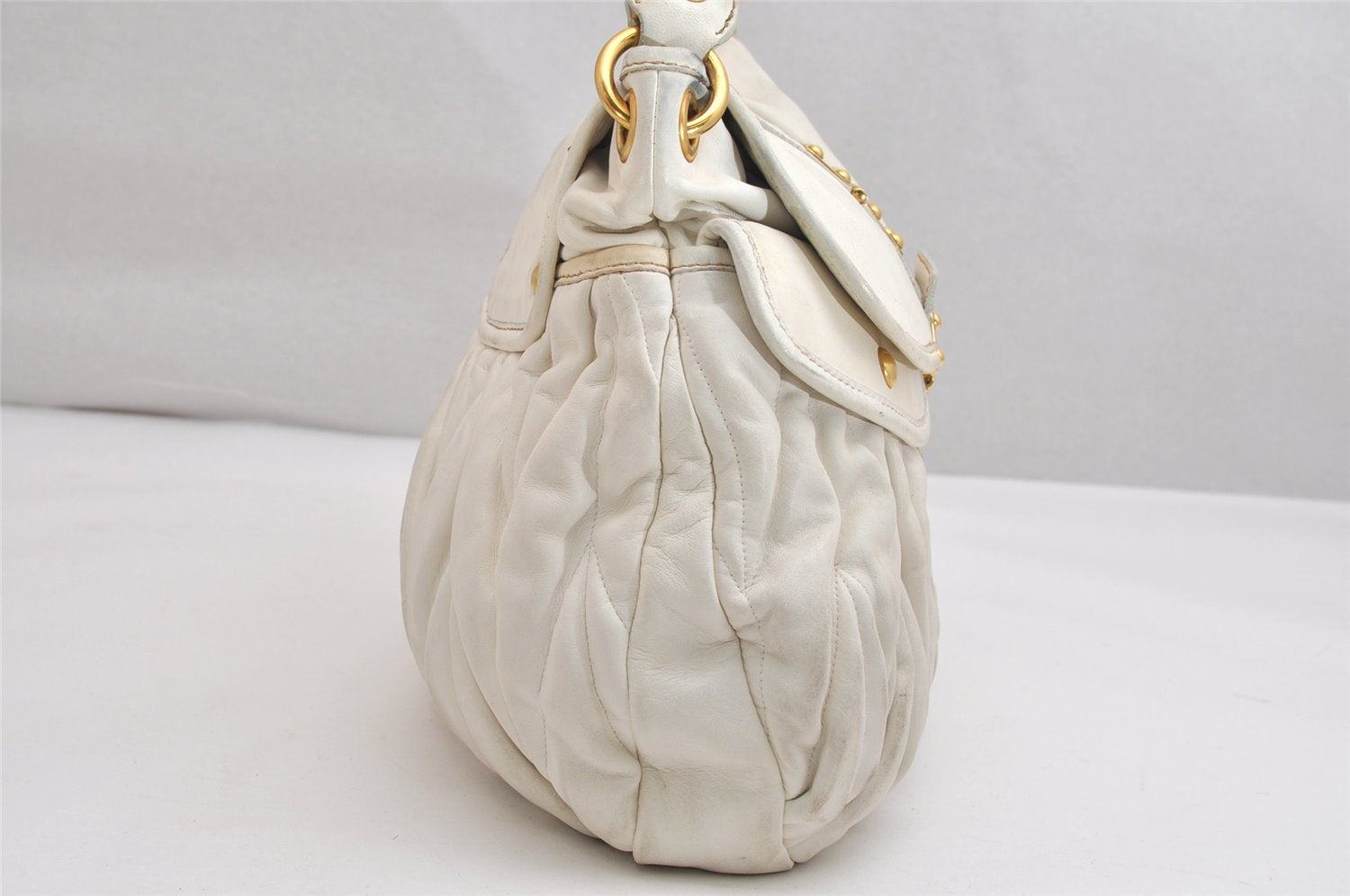 Authentic MIU MIU Vintage Matelasse Leather 2Way Shoulder Hand Bag White 2054K