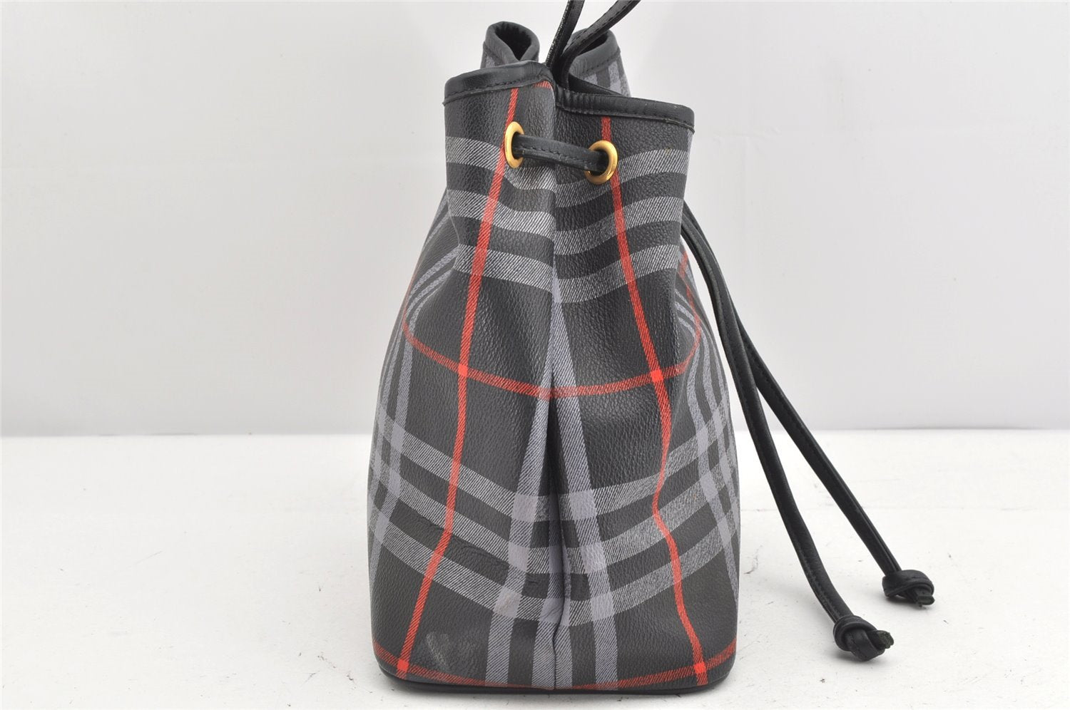 Authentic Burberrys BURBERRYS PVC Leather Drawstring Hand Bag Navy 2055K