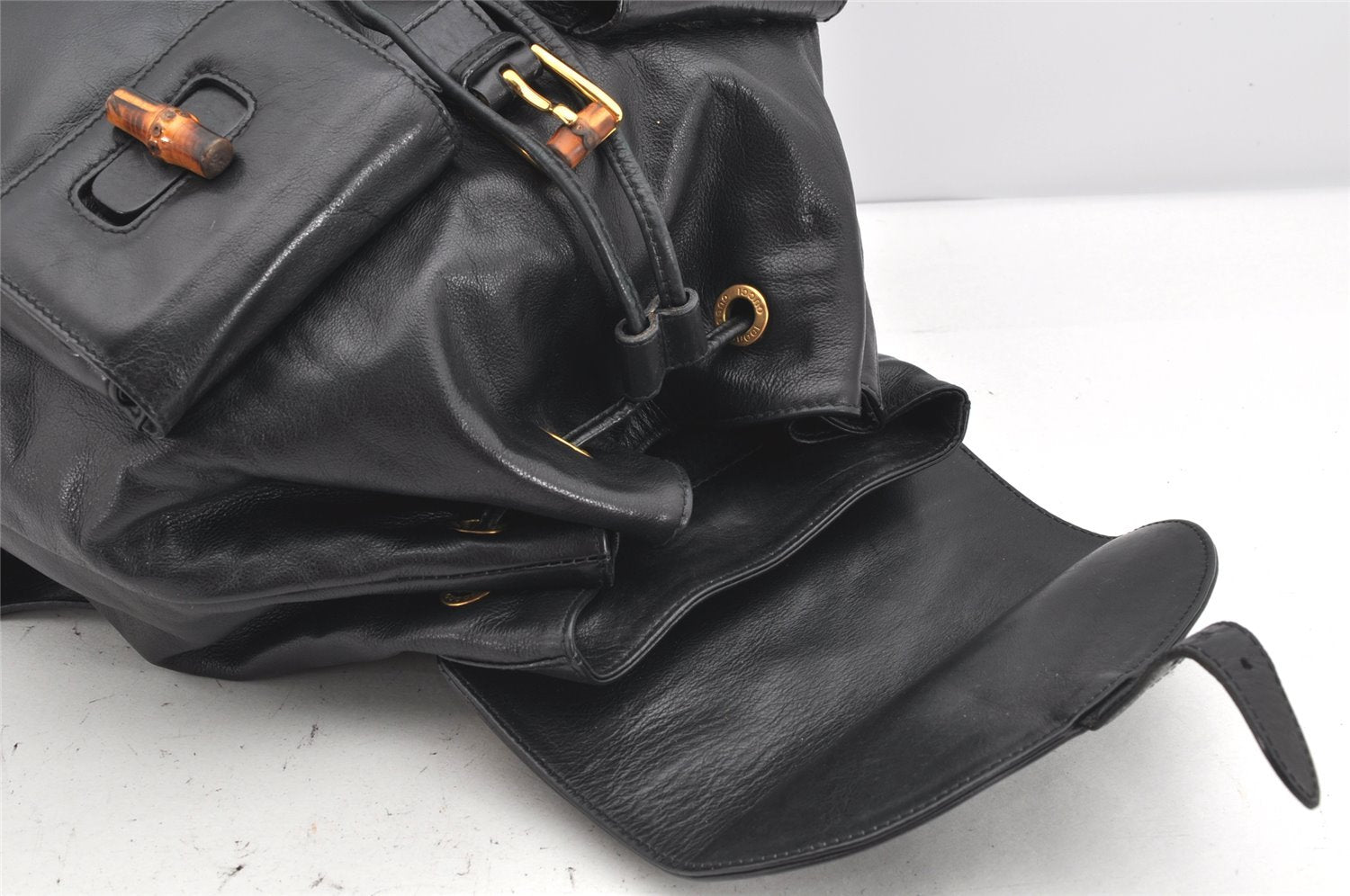 Authentic GUCCI Vintage Bamboo Drawstring Backpack Leather Black 2057K