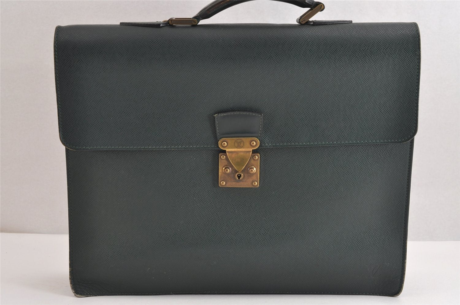 Authentic Louis Vuitton Taiga Serviette Moskova Briefcase Green M30034 LV 2058J