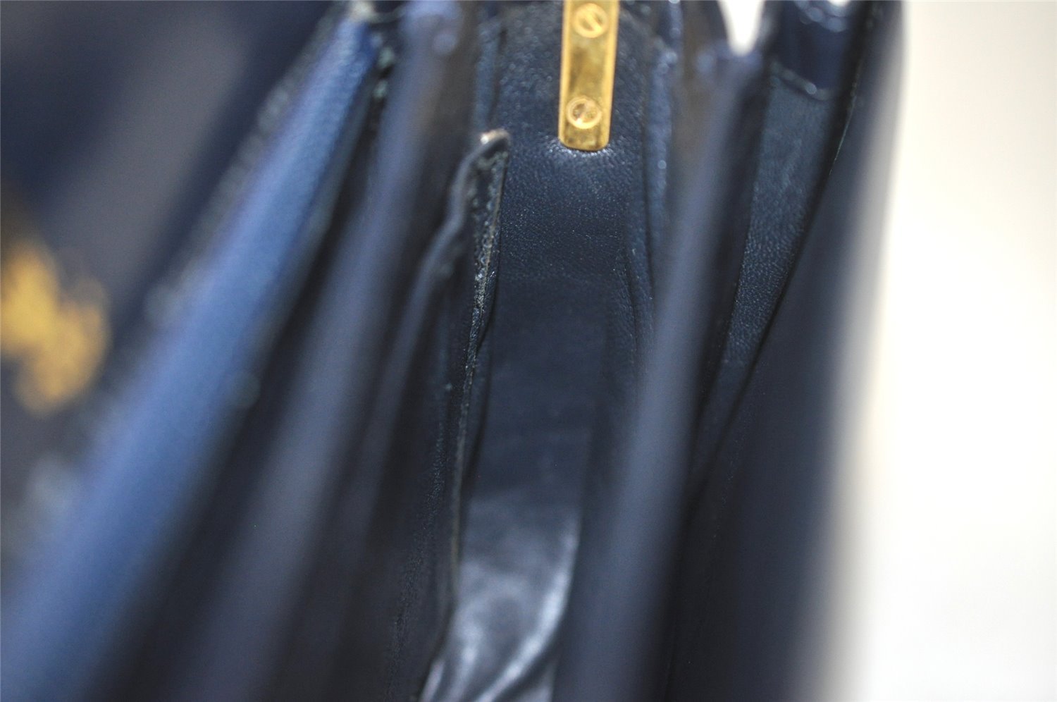 Authentic GUCCI Vintage Shoulder Cross Body Bag Purse Leather Black 2059I