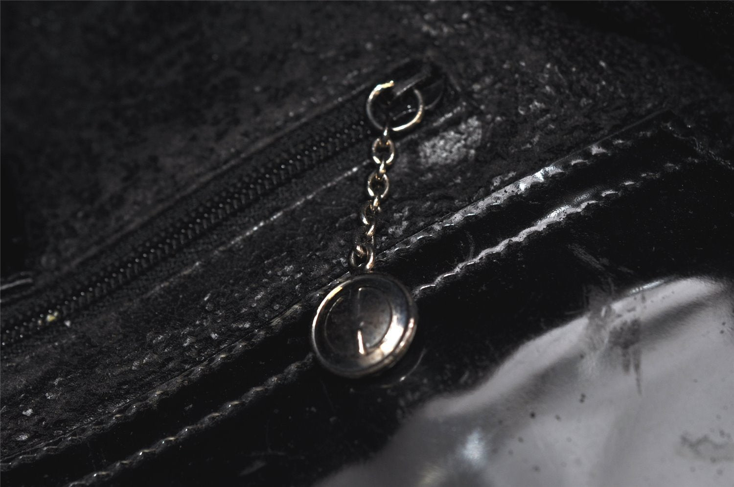 Authentic GUCCI Vintage Shoulder Hand Bag Purse Enamel Black Junk 2059K