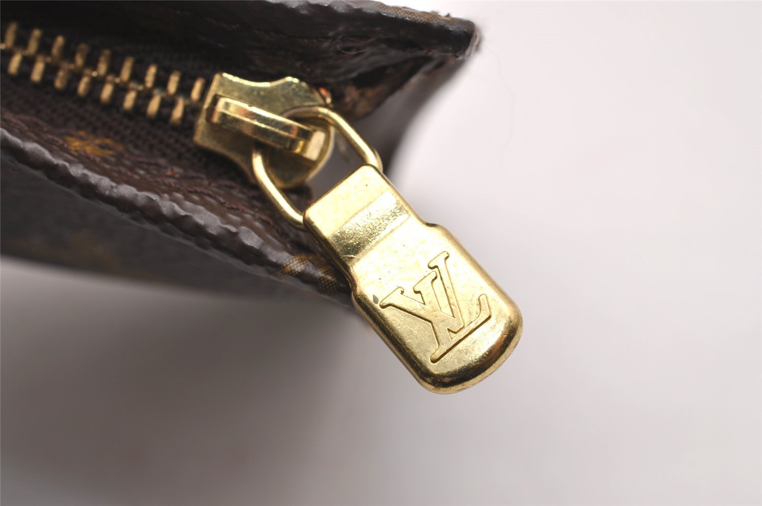 Authentic Louis Vuitton Monogram Pouch For Bucket PM LV Junk 2060J