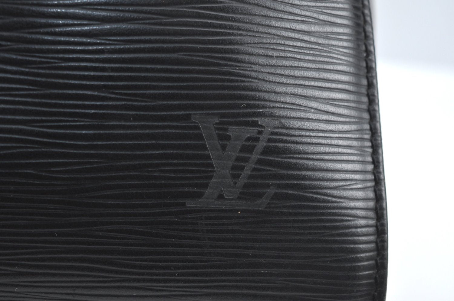 Authentic Louis Vuitton Epi Keepall 45 Boston Travel Bag Black M42972 LV 2062H