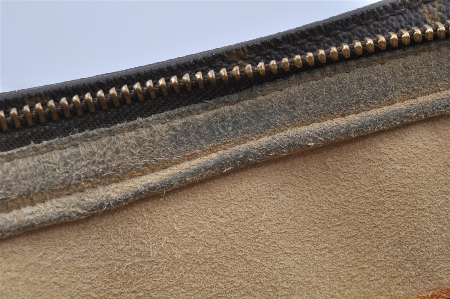 Authentic Louis Vuitton Monogram Looping GM Shoulder Bag M51145 LV 2068I