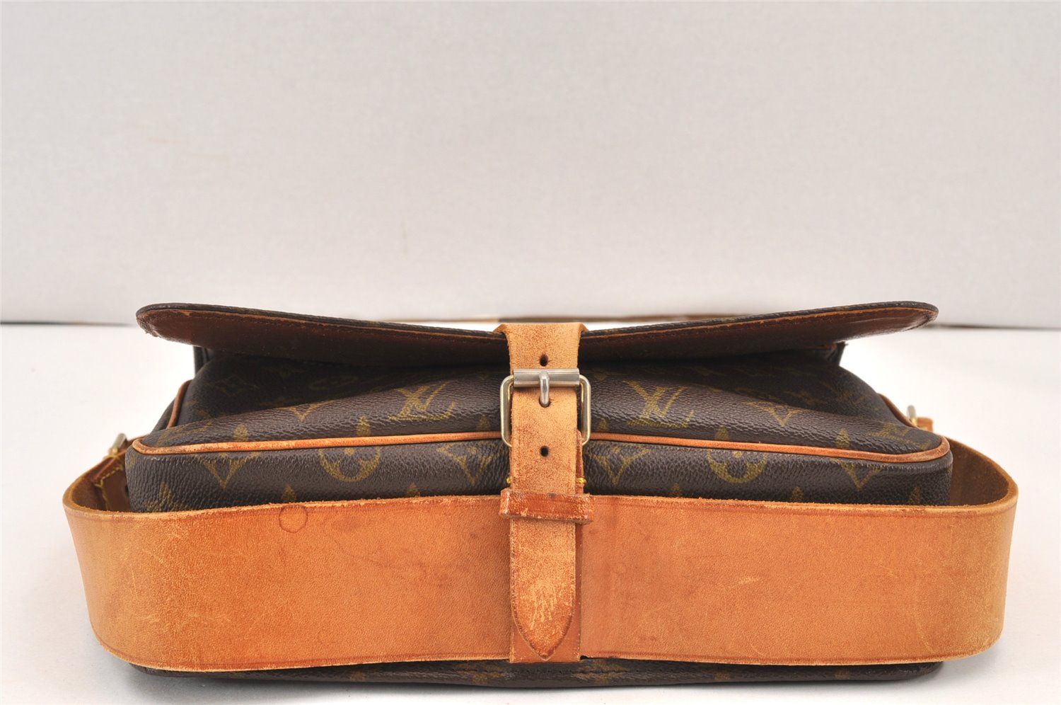 Authentic Louis Vuitton Monogram Cartouchiere GM Shoulder Bag Old Model 2071K