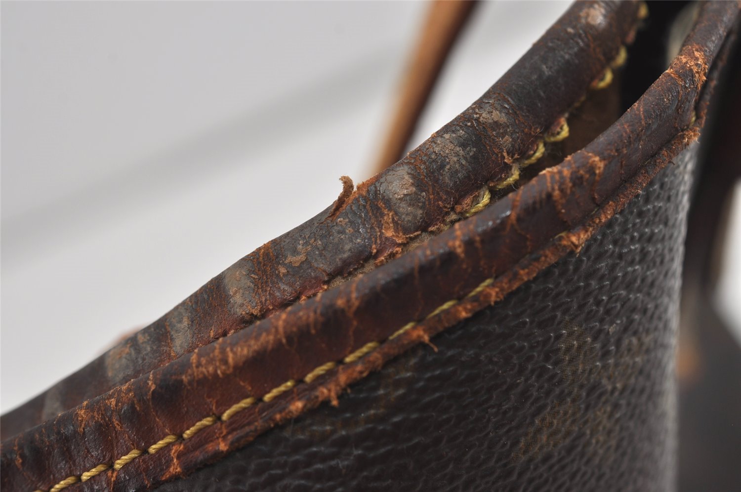 Authentic Louis Vuitton Monogram Bucket PM Shoulder Tote Bag M42238 LV 2072I